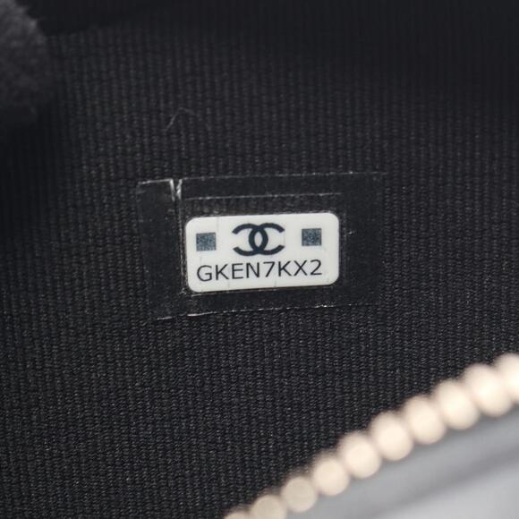 CHANEL Matelasse Heart Shoulder Bag in Lambskin Leather, Black - Picture 5 of 6